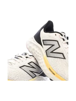 Chaussures de Running Blanches Femme New Balance Arishi 7