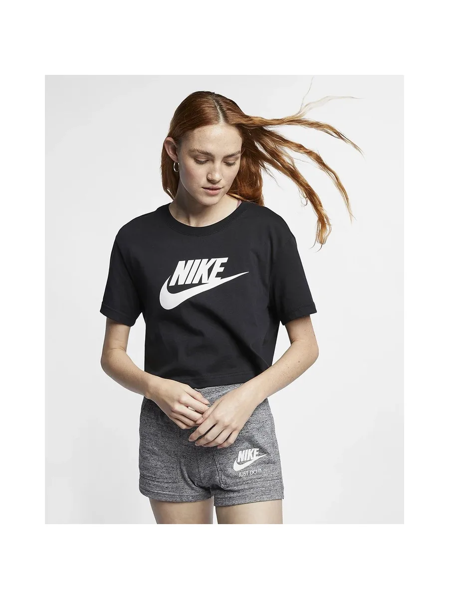 T-shirt court Nike SportsWear Essential 6