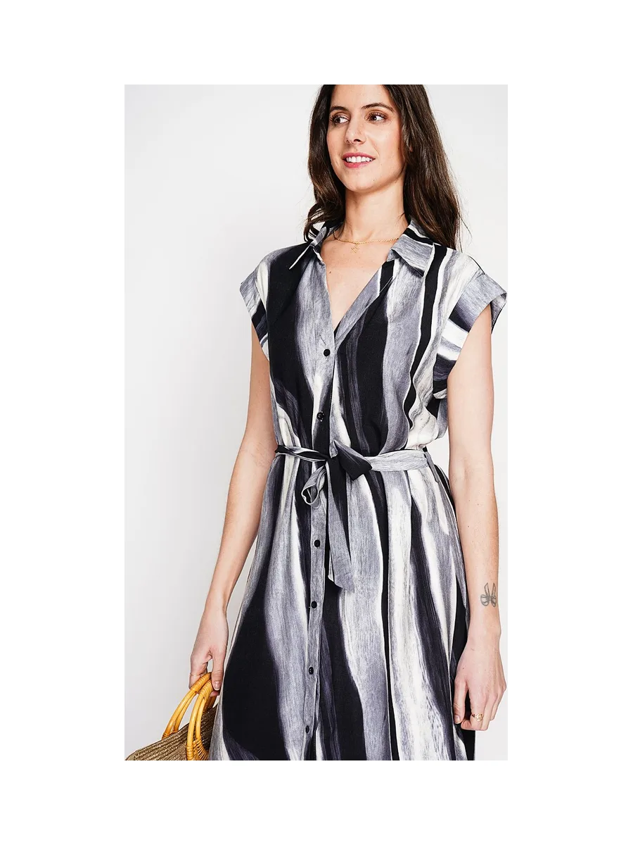 Robe chemise imprimée boutonnée devant avec ceinture 15