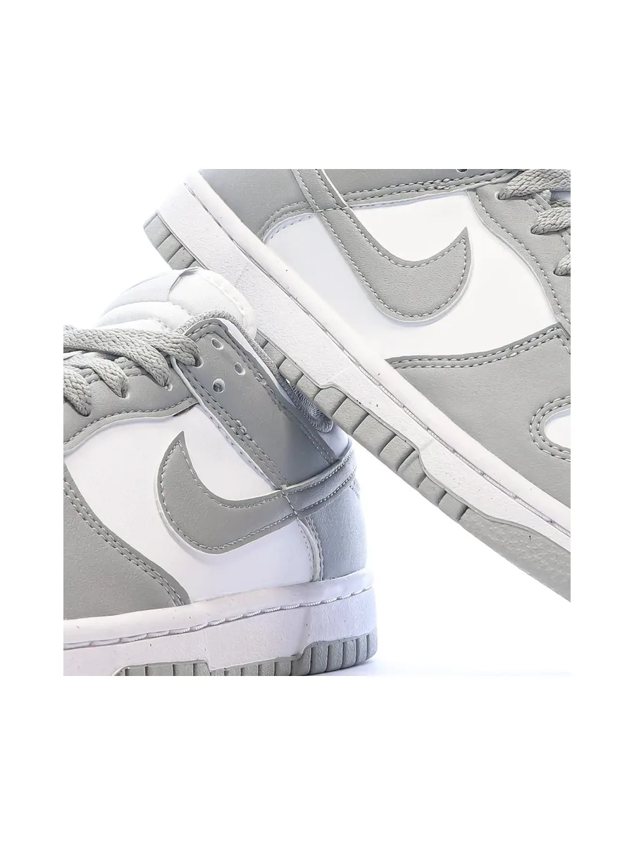 Dunk Low Baskets Blanches/Grises Femme Nike 7