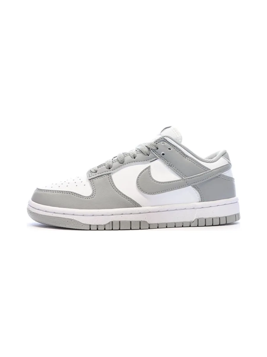 Dunk Low Baskets Blanches/Grises Femme Nike 1
