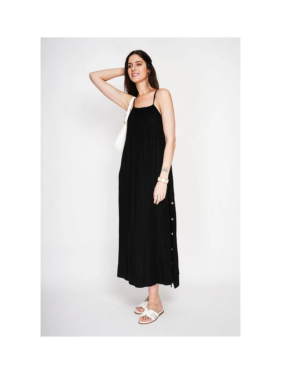 Robe longue en bretelle boutonnage sur les cotes 7