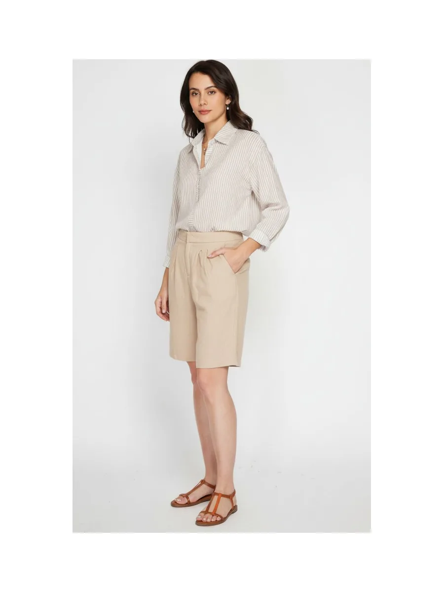 Bermuda taille haute , coupe droite avec poche latérale 6