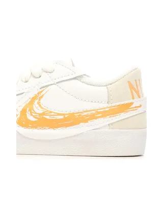 Baskets Blanches/Orange Mixte Nike Blazer Low 77 Jumbo 7