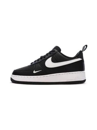 Baskets Noires/Blanches Femme Nike Air Force 1 '07 1