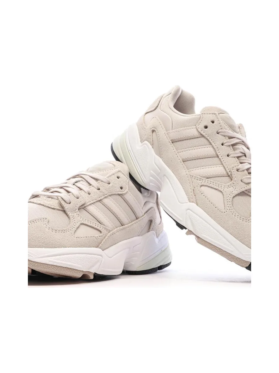 Baskets Beiges Femme Adidas Falcon 8