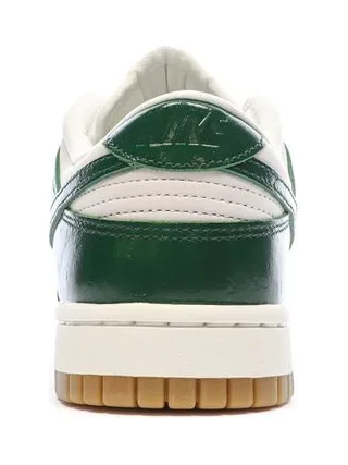 Baskets Blanches/Vertes Femme Nike Dunk Low 4