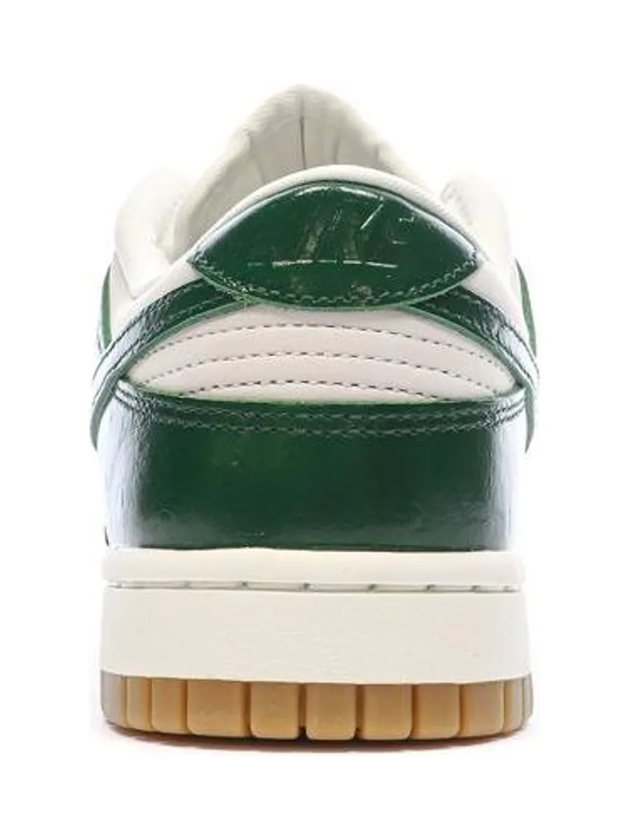 Baskets Blanches/Vertes Femme Nike Dunk Low 5
