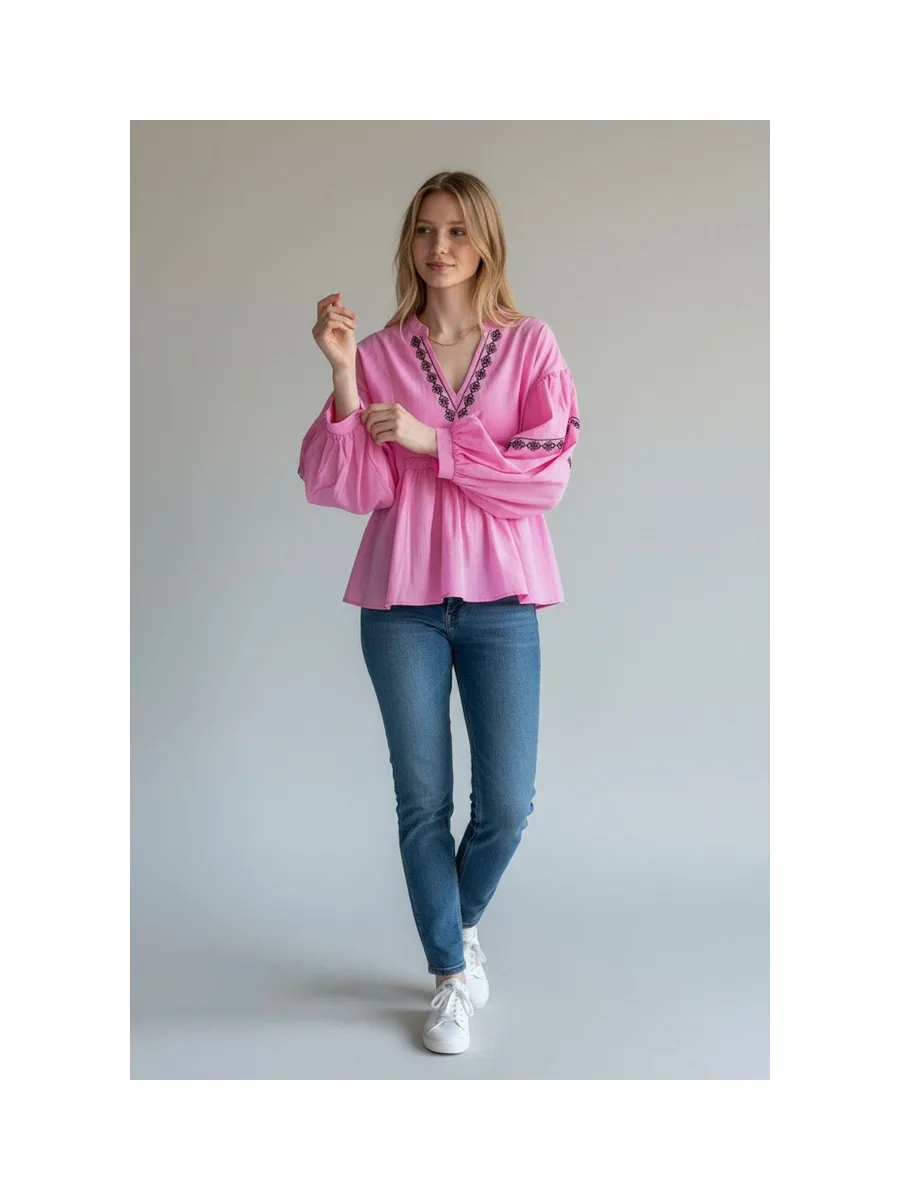 Blouse col tunisien en brodé à manches longues 9