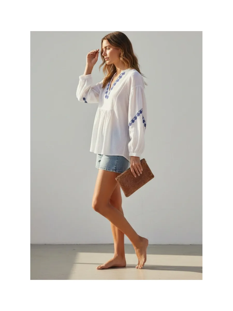 Blouse col tunisien en brodé à manches longues 7
