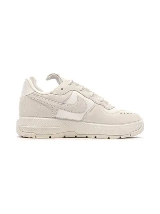 Baskets Beiges/Blanches Femme Nike Air Force 1 Wild 2