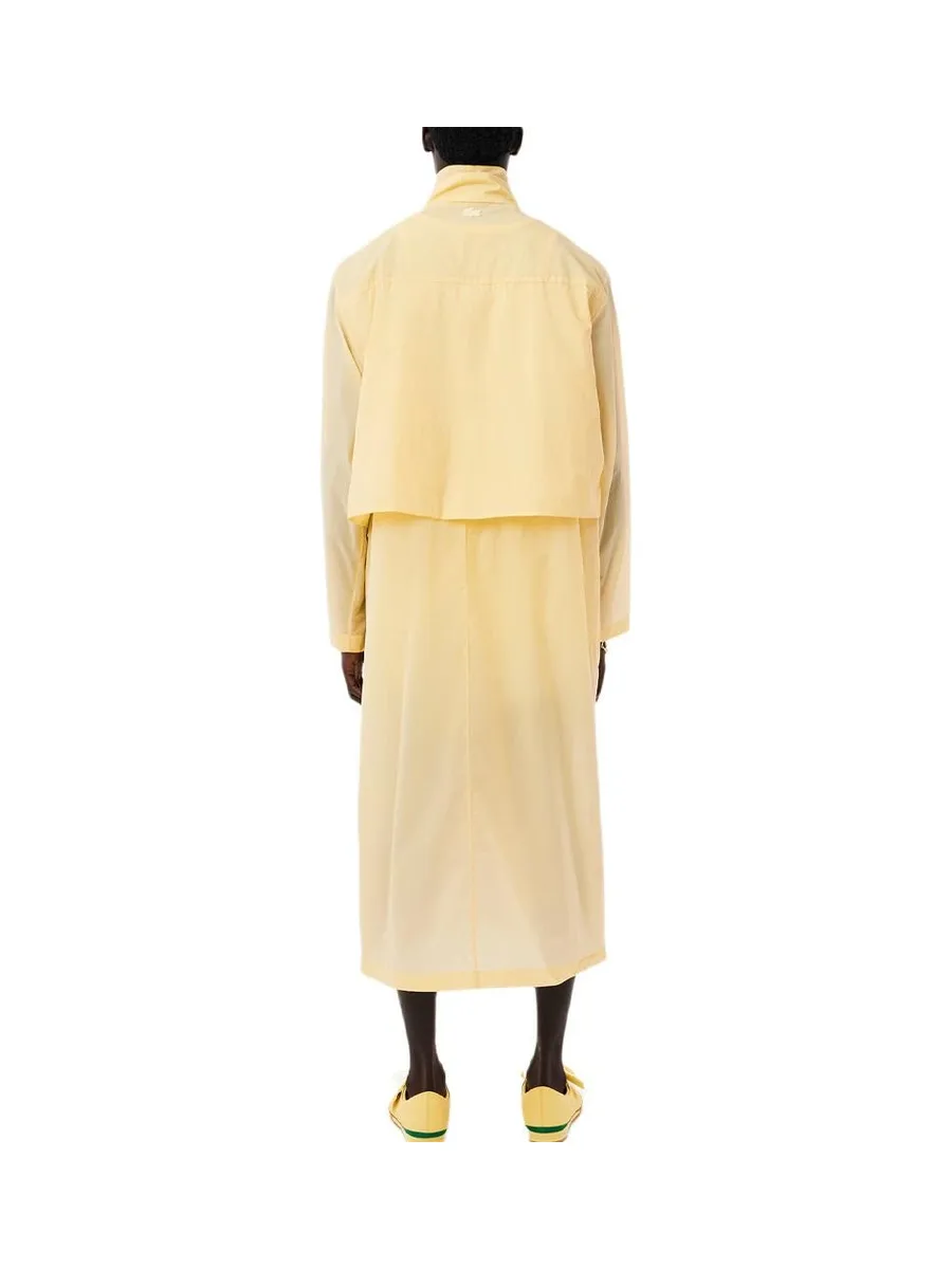 Parka longue transparente Jaune Homme LACOSTE défilé sur podium 3