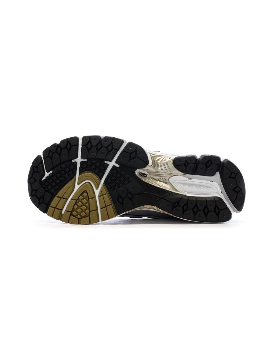 New Balance 1906 Baskets Blanches/Noir/Doré Mixte 5