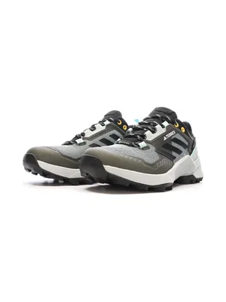 Chaussures de trail Grises Femme Adidas Terrex Swift 6