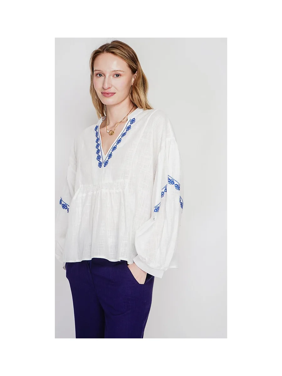 Blouse col tunisien en brodé à manches longues 6