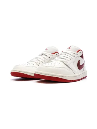 Baskets Blanc/Rouge Femme Nike Air Jordan 1 Low 6