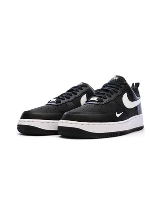 Baskets Noires/Blanches Femme Nike Air Force 1 '07 6