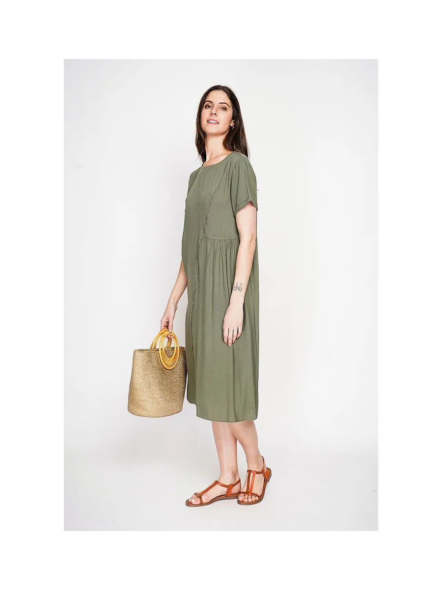 Robe découpe devant évasée à manches courtes 6