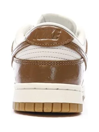 Baskets Blanches/Marrons Femme Nike Dunk Low 3
