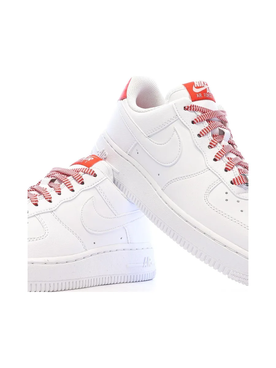 Baskets Blanches/Rouge Mixte Nike Air Force 1 07 8