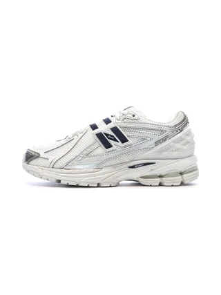 New Balance 1906 Baskets Blanches Mixte 1