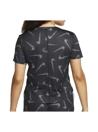 T-shirt Noir Femme Nike Swoosh 2