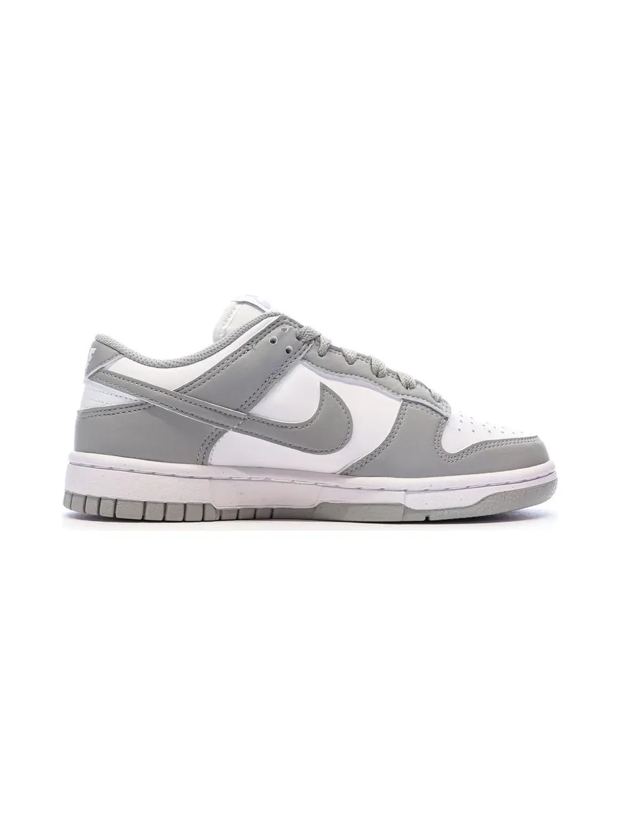 Dunk Low Baskets Blanches/Grises Femme Nike 2