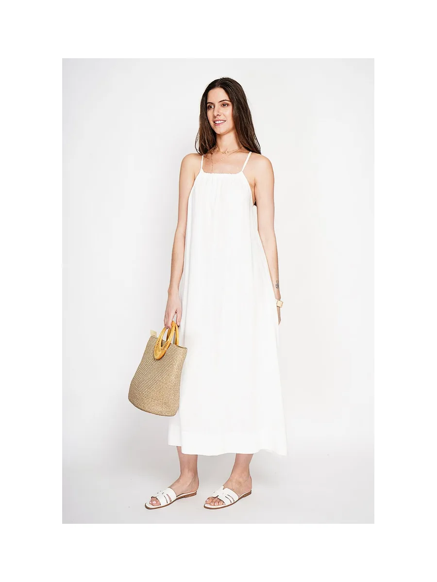 Robe longue en bretelle boutonnage sur les cotes 9