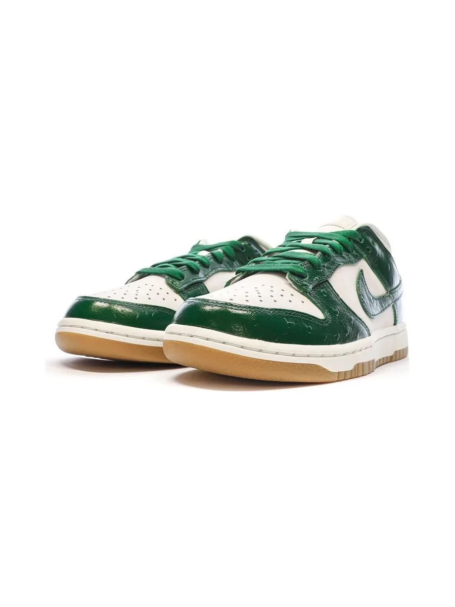 Baskets Blanches/Vertes Femme Nike Dunk Low 7