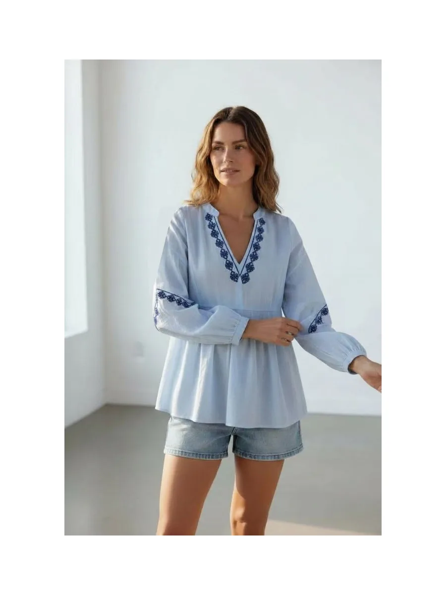Blouse col tunisien en brodé à manches longues 4