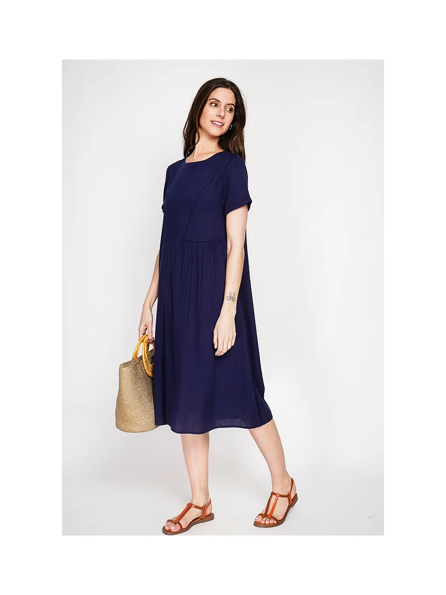 Robe découpe devant évasée à manches courtes 13