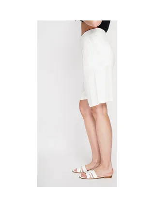 Bermuda taille haute , coupe droite avec poche latérale 4